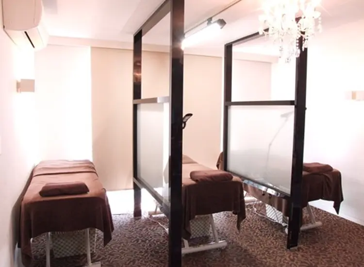 Alice lashの内観・外観1