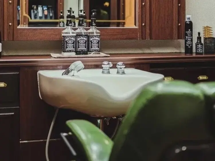 ブロー東京　神田店の内観・外観1