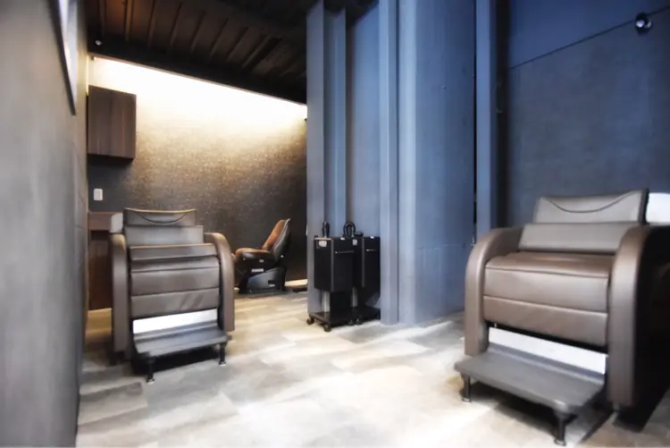 Rootsの内観・外観2