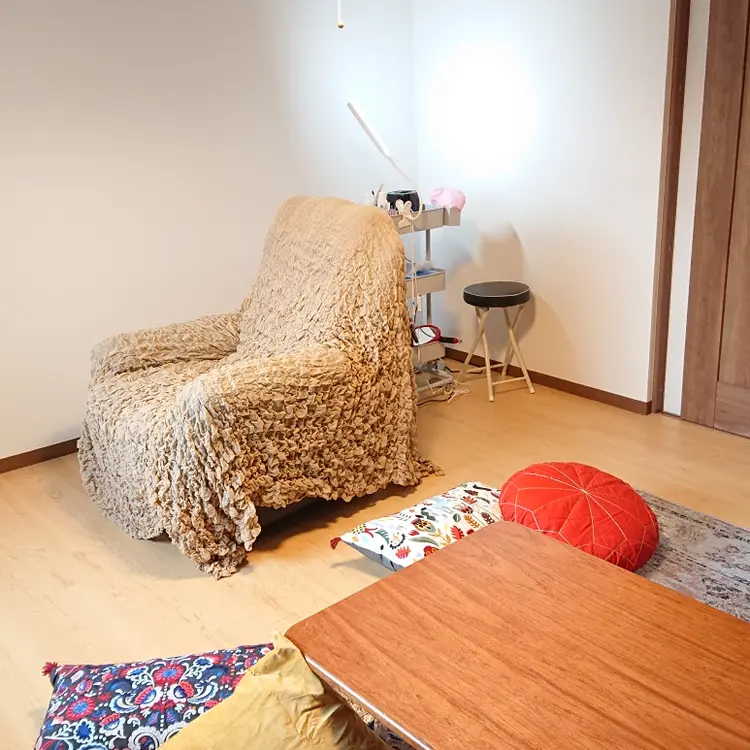 眉毛スタイリングとヘナ教室のお店「月の葉」の内観・外観3