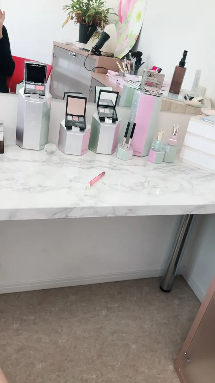 メナードフェイシャルサロンchercher(シェルシェ)の内観・外観2