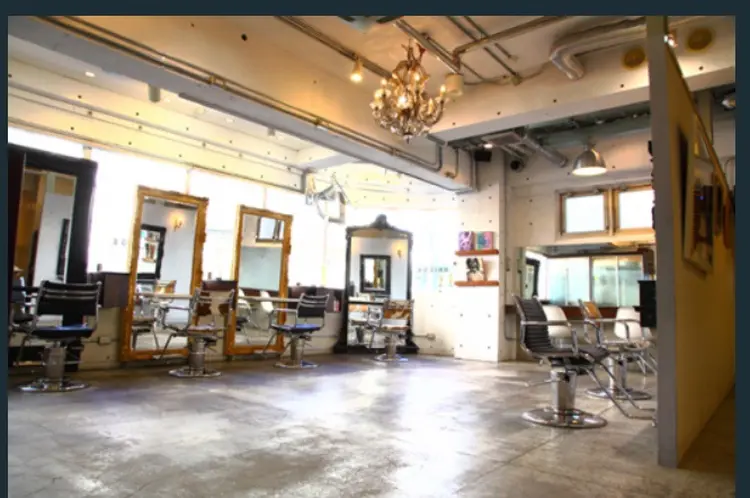 bridgeの内観・外観1