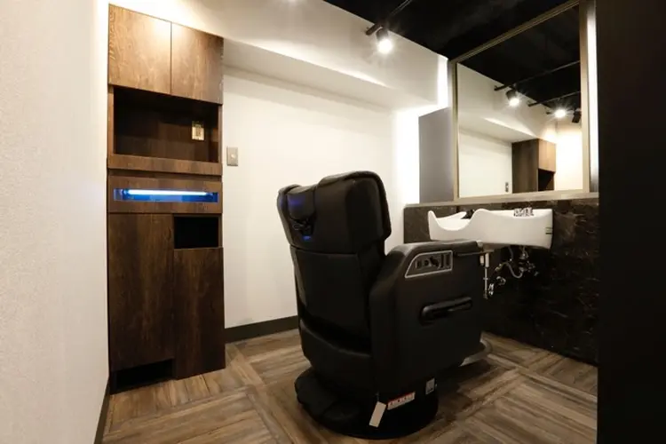 LAVIE NEW STANDARD BARBER 浜松町本店の内観・外観2