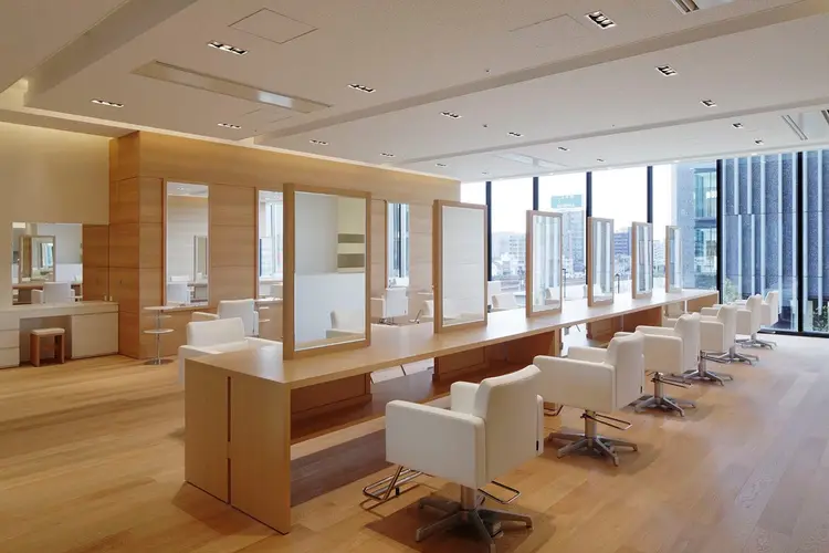 ホワイトハウス芦屋店の内観・外観2