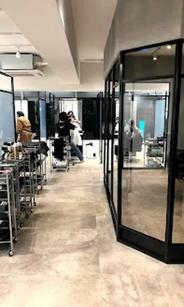 SALOWIN原宿の内観・外観3