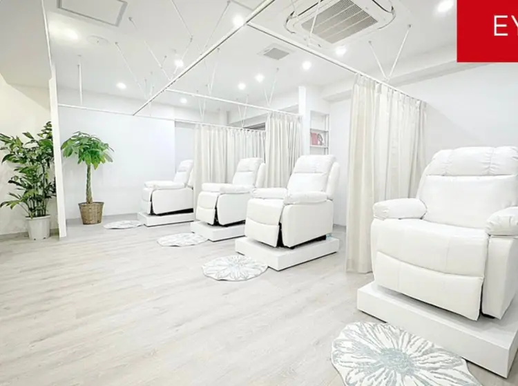 eye beauty ROC HIE 上本町・谷町九丁目店の内観・外観1