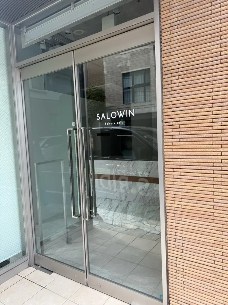 SALOWIN 表参道FLAT店の内観・外観1