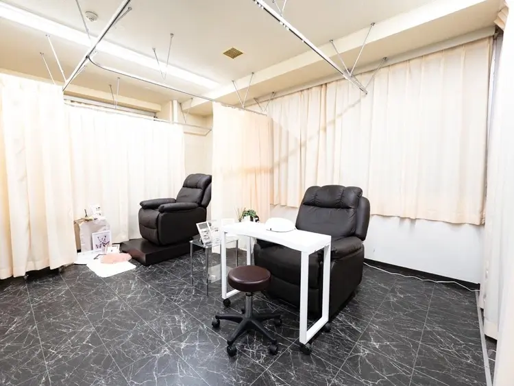 minion南浦和店の内観・外観1