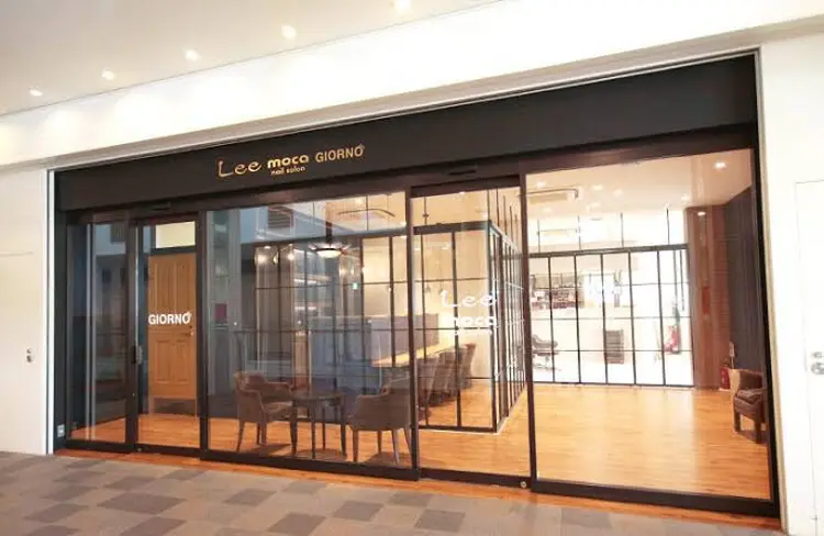 Lind nail by moca and LaLa lash & browの内観・外観2