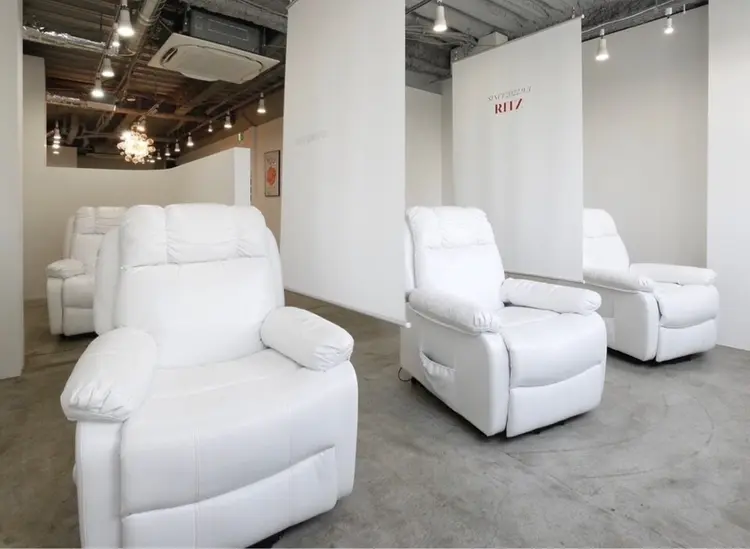 RITZ eyelash&eyebrow専門店 柏店の内観・外観2