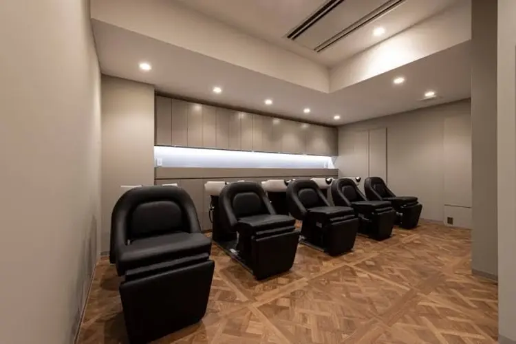 SALOWIN札幌大通店の内観・外観3