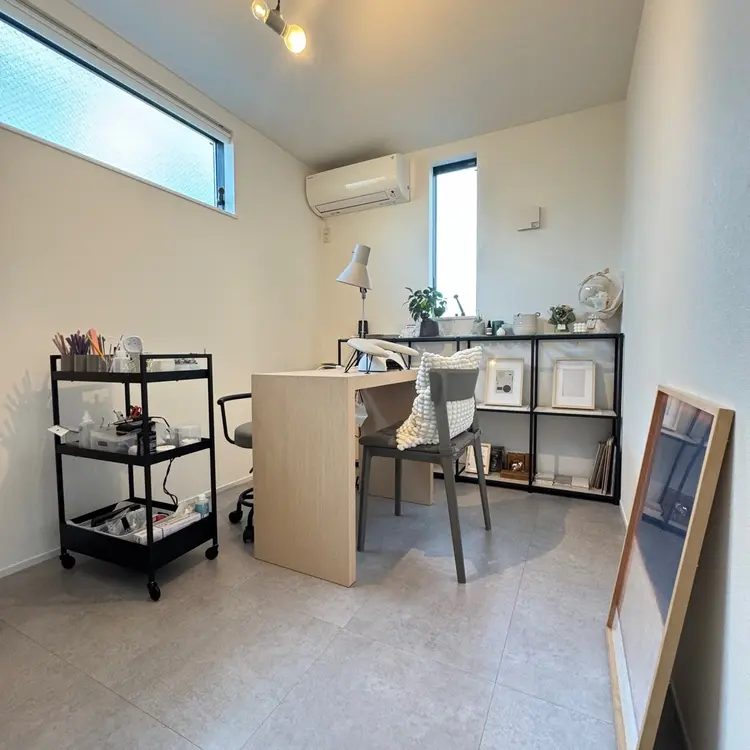 nail  salon émuの内観・外観1