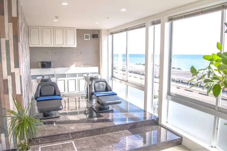 off the Lip ocean(オフザリップ オーシャン)の内観・外観2