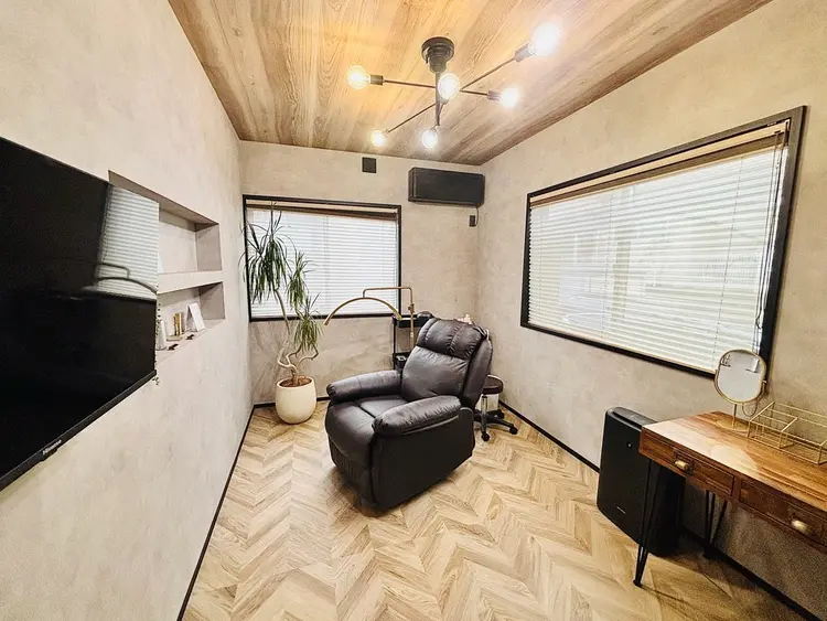 Lash&Brow Mignonの内観・外観1