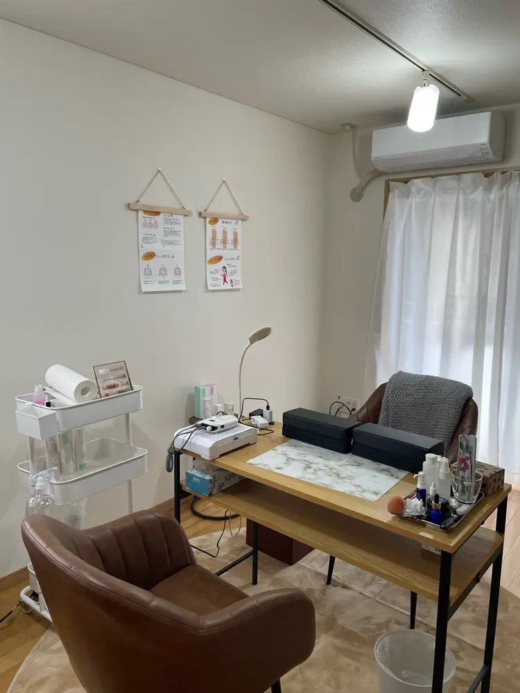 爪のお手入れサロン GIFTの内観・外観1