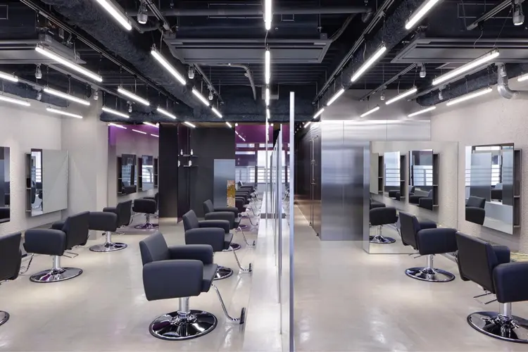 PELE   nagoyaの内観・外観1