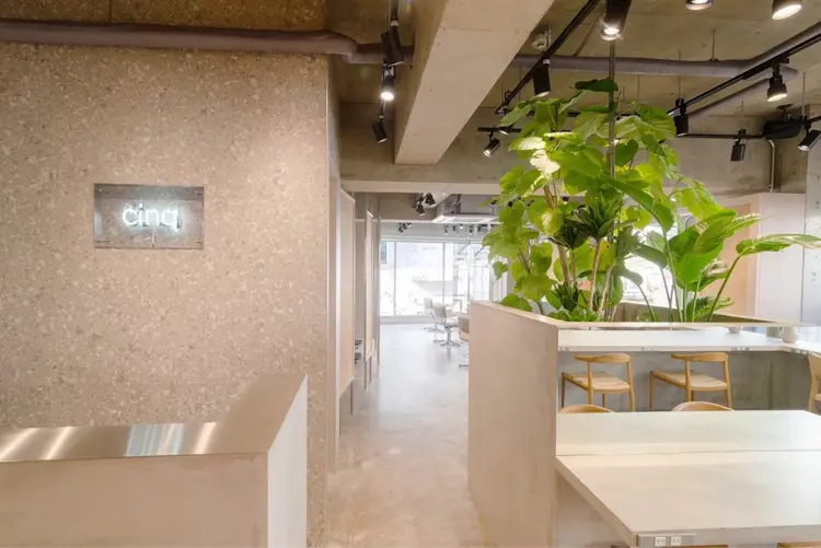 cinqの内観・外観1