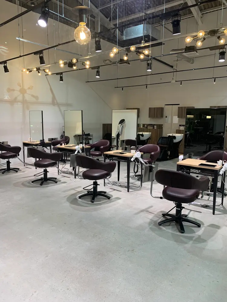 GRANDEUR東若林店の内観・外観2