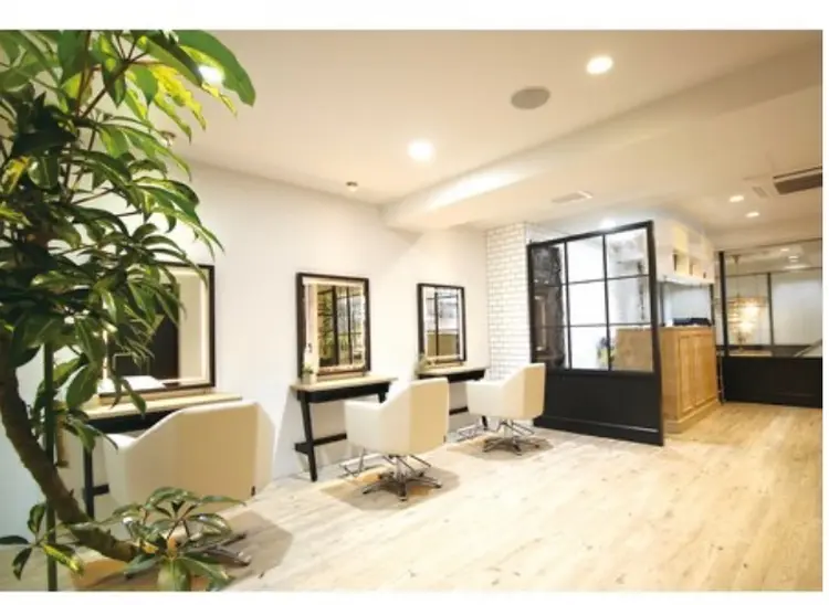 jouir hair design三鷹店の内観・外観2