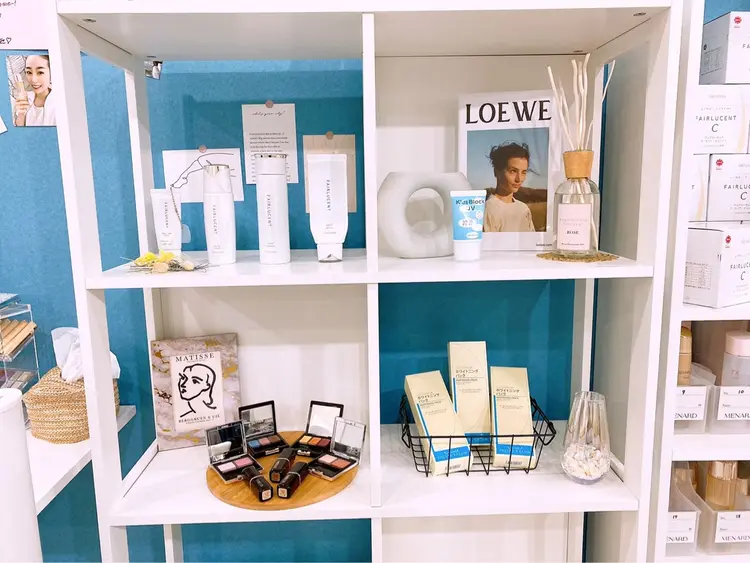 メナード神崎川駅南店の内観・外観1