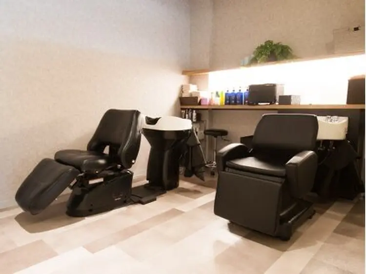 HAIR MAKE looseの内観・外観1