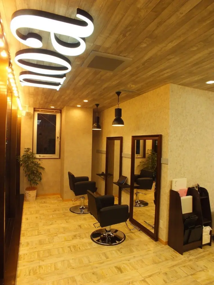 ノアヘアデザイン町田店の内観・外観1