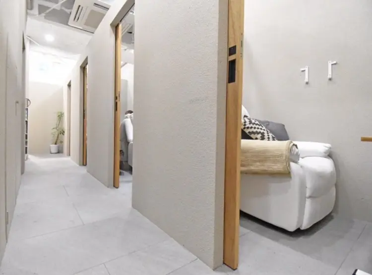 Zir nail 千葉店の内観・外観3