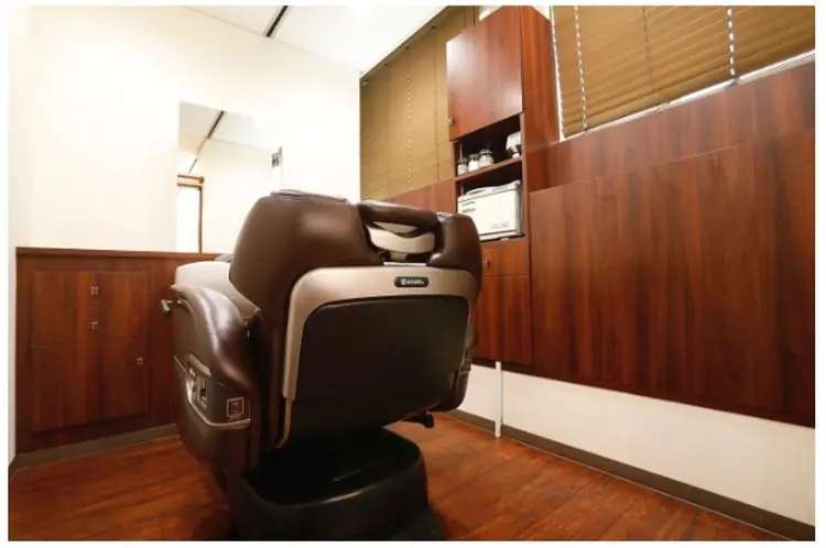 グレイスフルバーバー赤坂見附店の内観・外観3