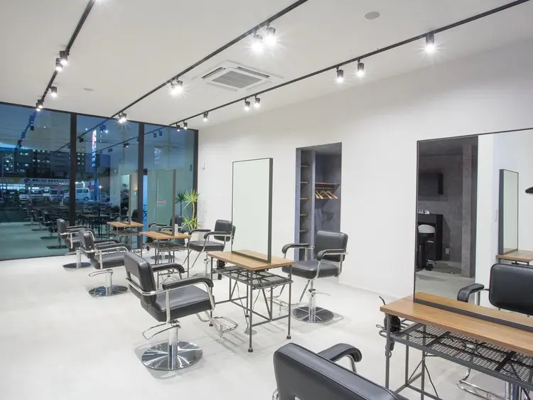 Men´s BUCKの内観・外観2