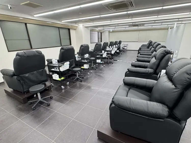 prima梅田店の内観・外観1