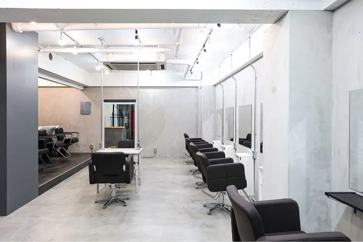 PERCUT原宿店の内観・外観1