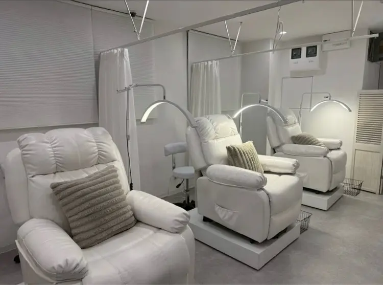 eye beauty ROCHIE上本町・谷町九丁目店の内観・外観1