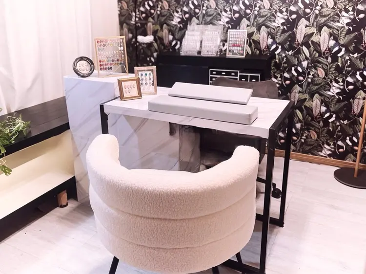 nailsalon  R’の内観・外観1