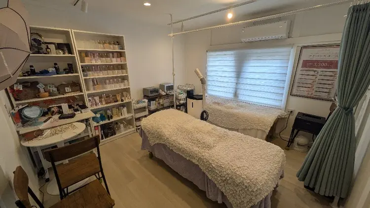 メナードフェイシャルサロン宝塚安倉中店の内観・外観1