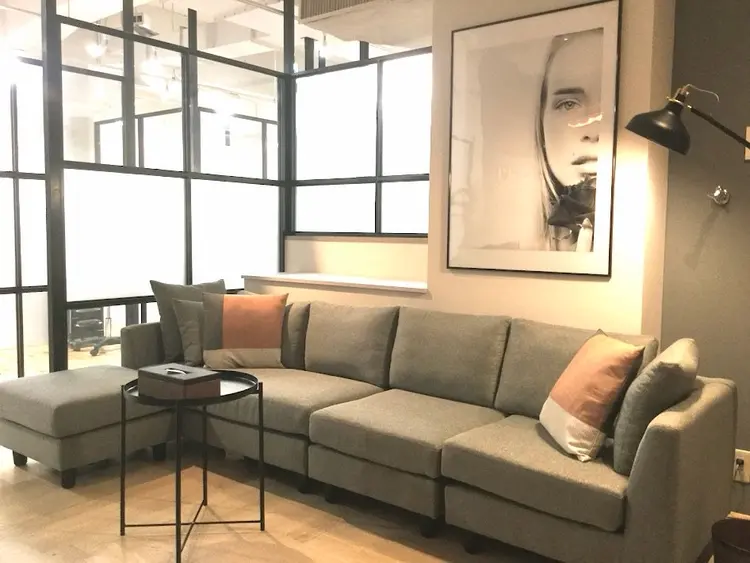 EMANONシェアサロン梅田店の内観・外観2