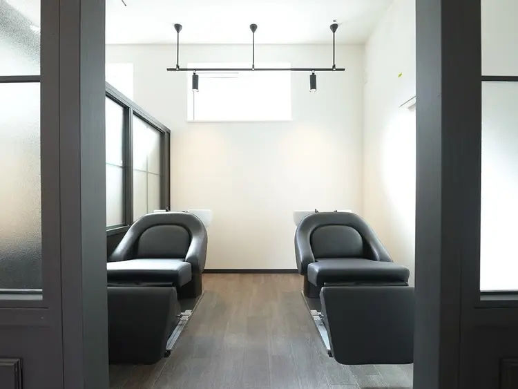 G's HAIR DESIGN【ジーズ ヘアーデザイン】の内観・外観2