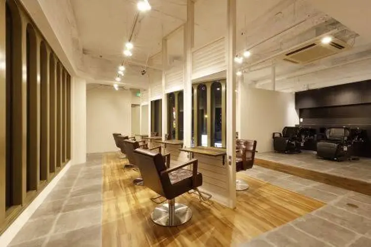 cecil hair 難波店の内観・外観1