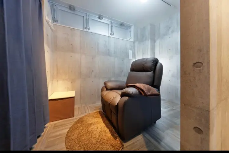 La SHE's  高槻店の内観・外観3