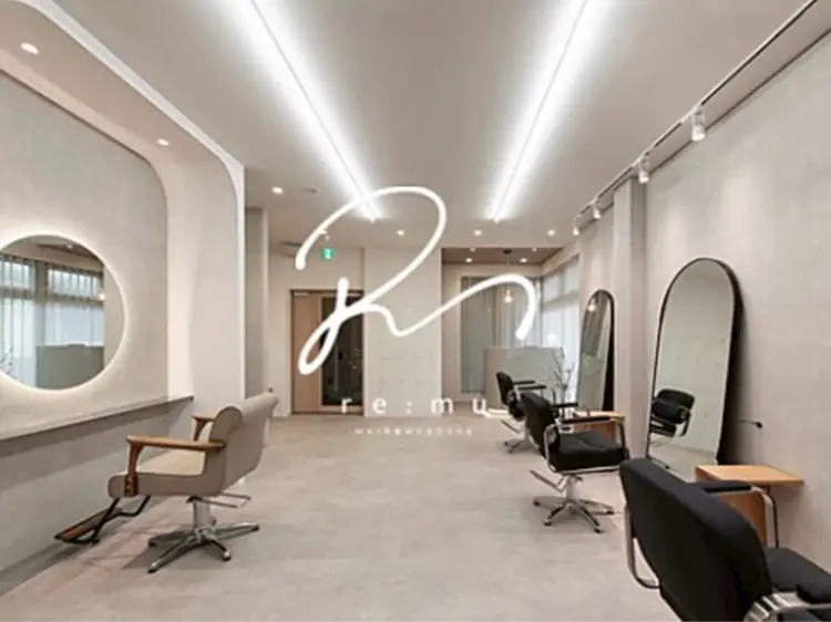 re:mu hair&headspa【リム ヘアーアンドヘッドスパ】の内観・外観1