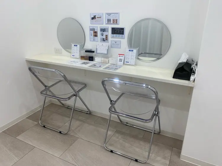 眉毛とまつげパーマの専門店　ロレインブロウ　豊中店の内観・外観3