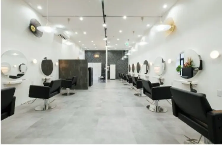 Agu hair zings 野々市2号の内観・外観2