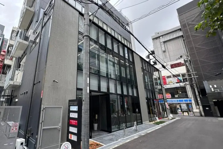 GO TODAY 梅田茶屋町の内観・外観1