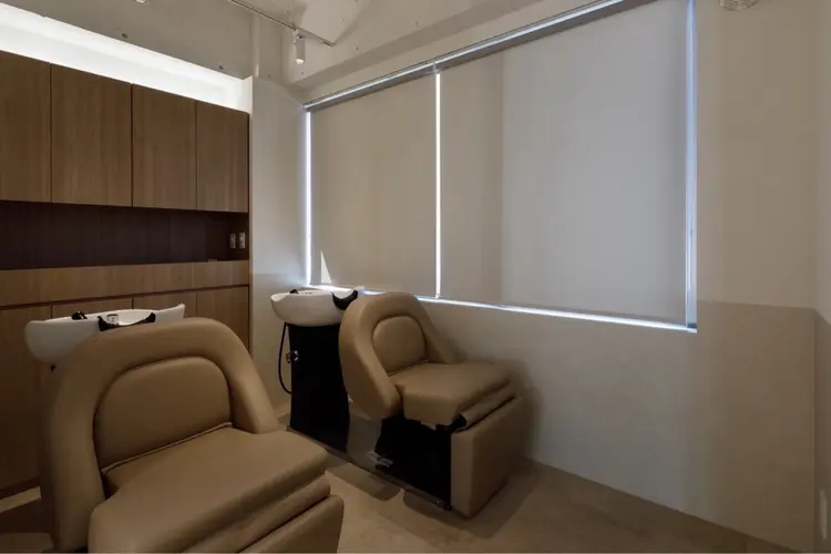 SALOWIN名古屋本山店の内観・外観2