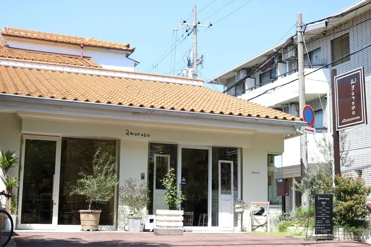 アモロッソの内観・外観1