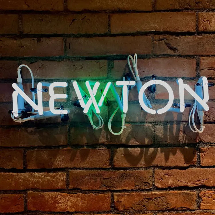 NEWTONの内観・外観1