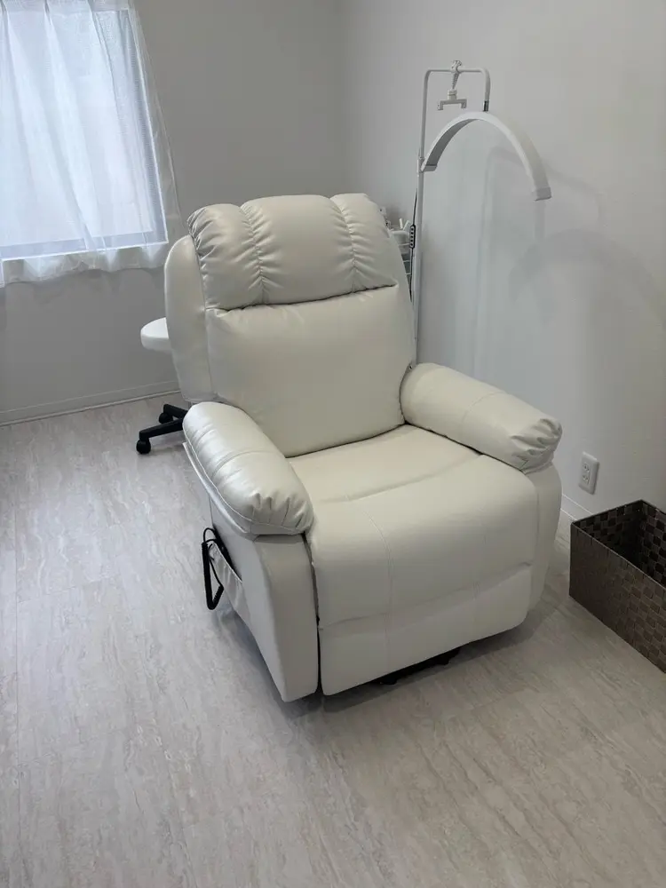 emuの内観・外観1