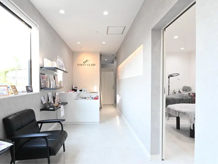 FIRST CLASSの内観・外観2