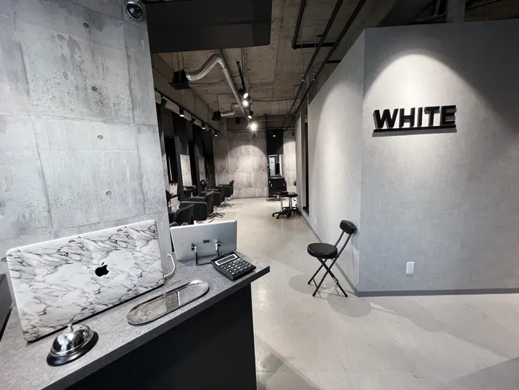 _white【京橋店】の内観・外観1