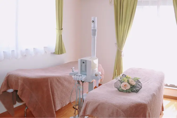 メナードフェイシャルサロン　松ヶ丘一丁目店の内観・外観2