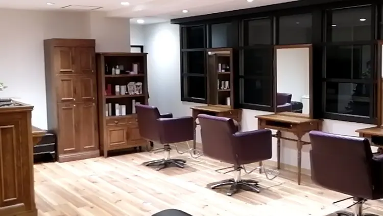 ヘアーサロン８プラスの内観・外観1